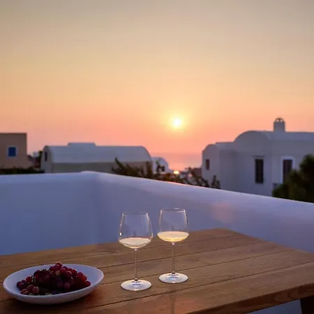Treasures Art Oia (Santorini)